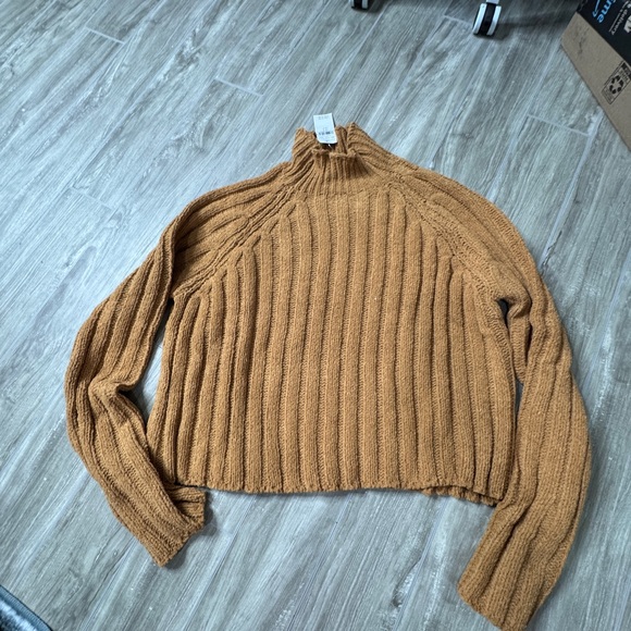 American eagle nwt tan camel mock neck snowsoft chenille crop sweater - Picture 2 of 4